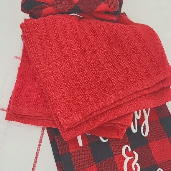 Tidings+Traditions Two Towels 2 Mini Mits 2 Dish Cloths Red & Black Plaid (NWT) - Picture 3 of 7